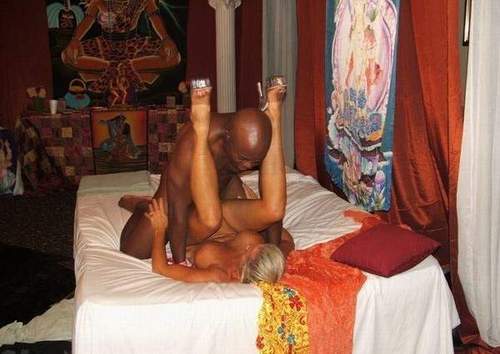 Home made interracial porn: poses from camasutra.  