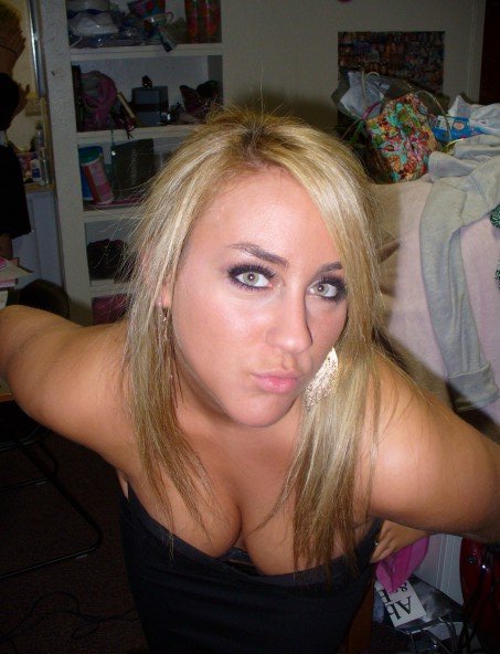 Lookin for a huge BBC gangbang soon no limits use me hard Lookin for a huge BBC gangbang soon no limits use me hard