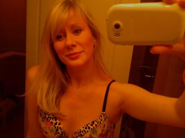 A Surrey slut wanting gangbanged by BBC'S!