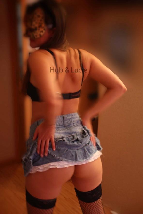 Looking for a nice guy with an open mind and a very big black cock... :)