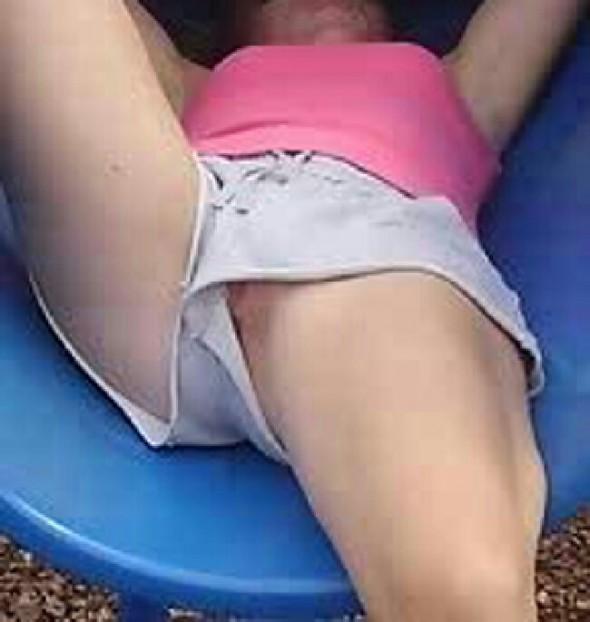 Looking for my first black man experience to cumm inside my puss