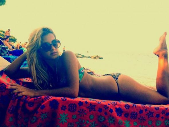 i want to see my sister fucking black cocks.... i want to see my sister fucking black cocks....