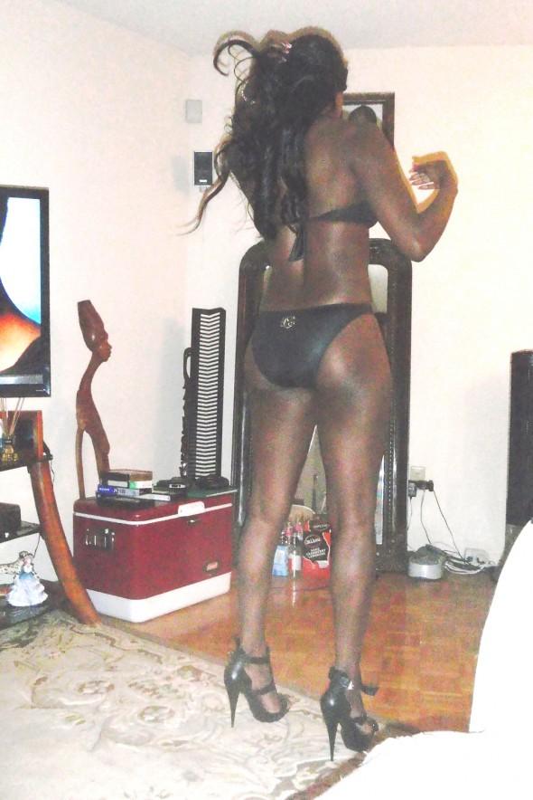 BLACK NYMPHOMANIAC BI-SLUT