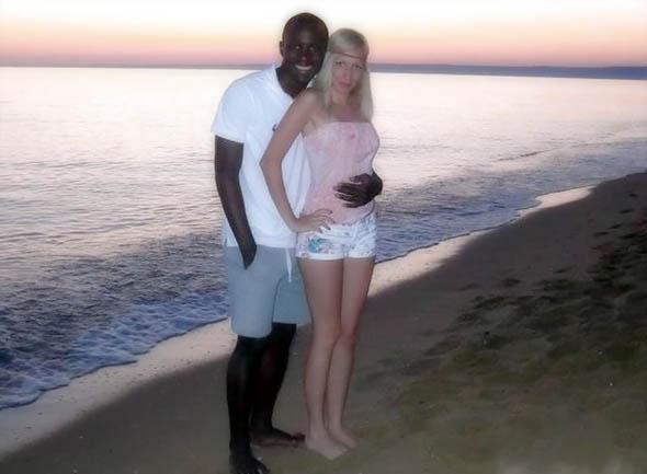 590px x 433px - Sexy wife on vacation - Amateur Interracial Porn