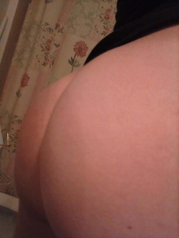 20 yr. old fiancé with a big sexy ass wants threesome!