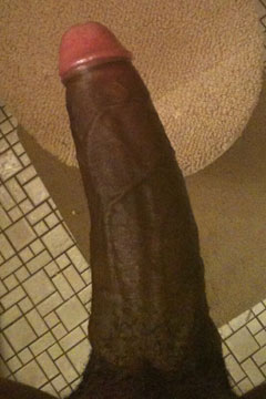 A 13 inches big black snake ...... I love to fuck Moms