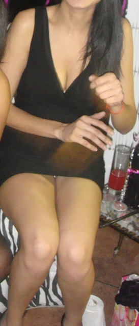 Craves huge cock Craves huge cock