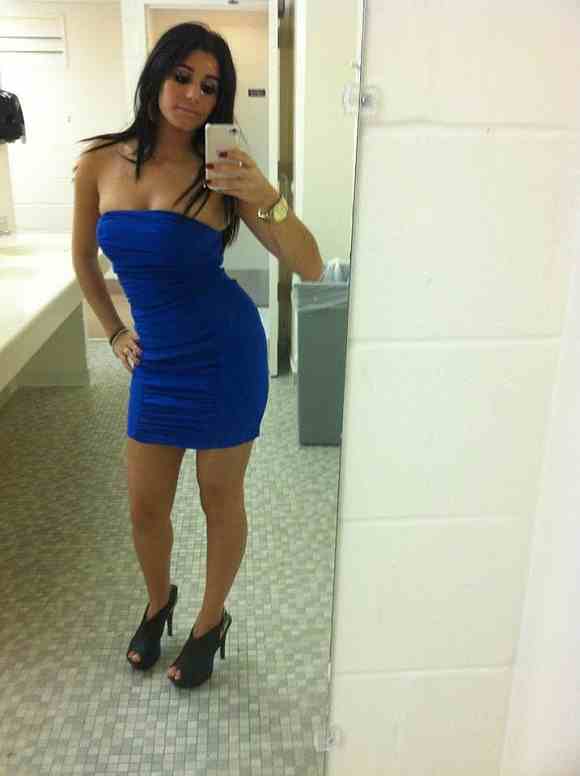 I want my girlfriend to go black. I want my girlfriend to go black.