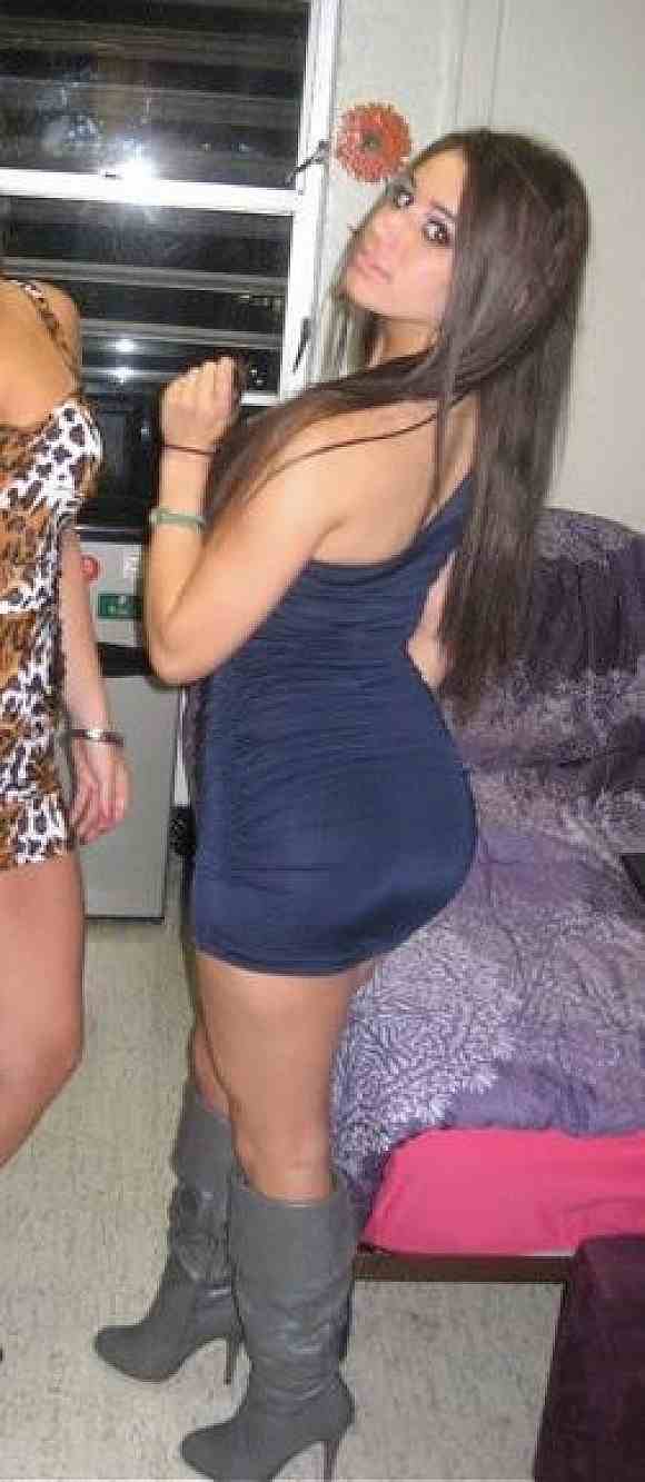 I want my girlfriend to go black. I want my girlfriend to go black.