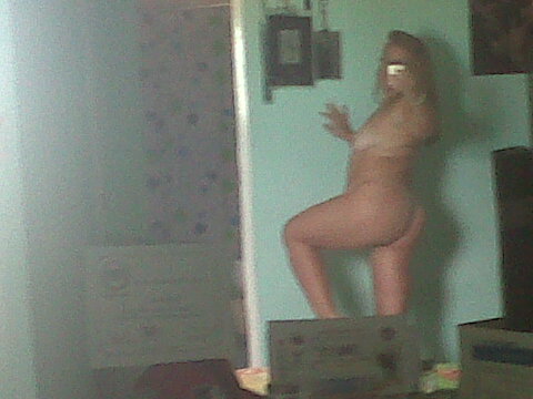 Mujer madura muy curiosa..que opinan?