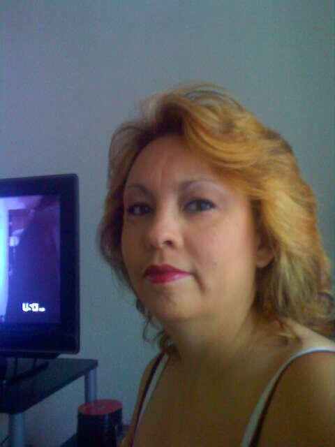 Fine Mexicana looking for a MAN