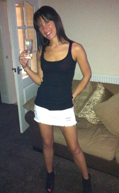 Hot brunette lady loves it